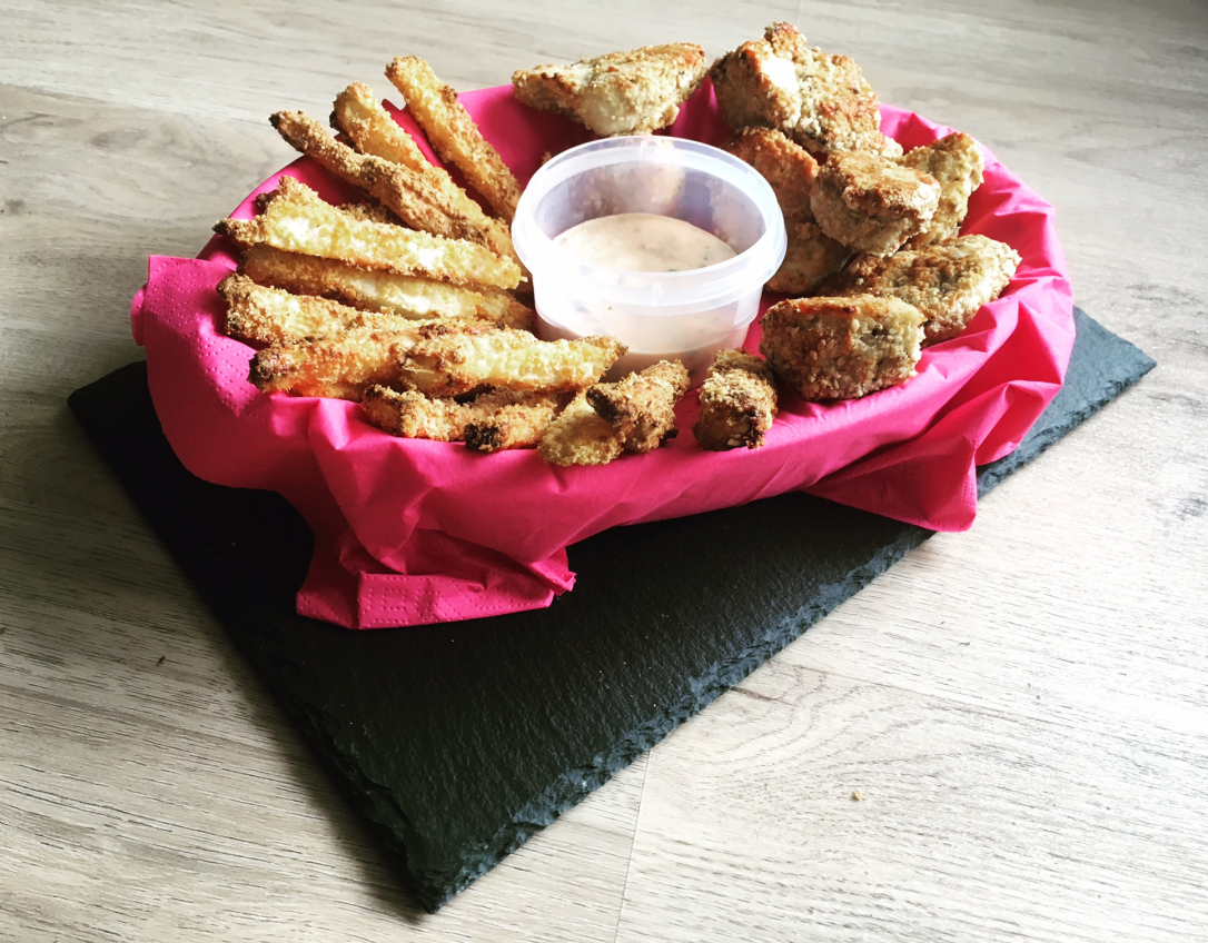 Chickennuggets Pommes Kohlrabi Dip