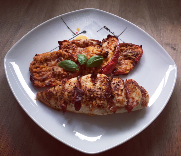 Gefüllte Spitzpaprika, Hähnchen mit Schinken